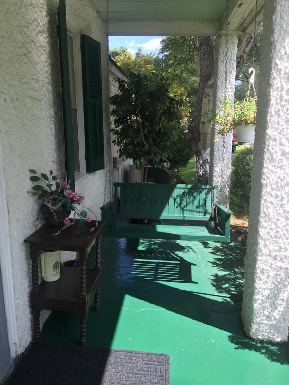 Across The Inn Entire Colonial House With Lovely Porch & Extremely Fast Wi-Fi Washington Екстериор снимка
